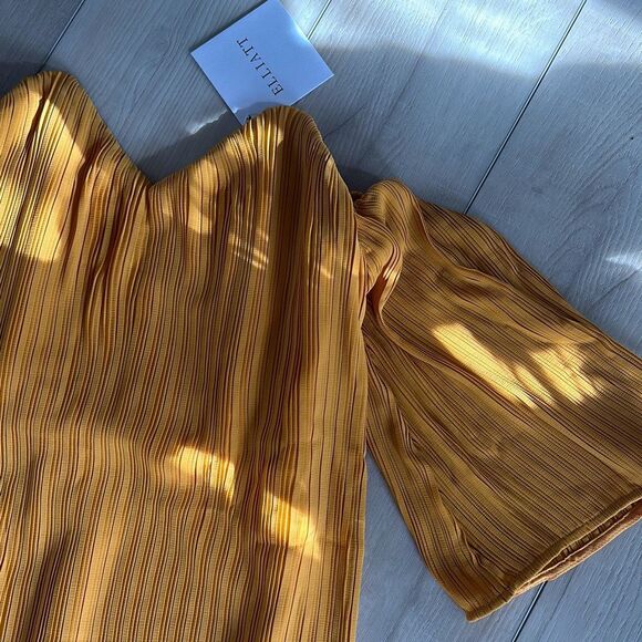 Elliatt Midi Dress Small S Yellow Gold Strapless Pleated Off Shoulder Summer NWT - Picture 7 of 8